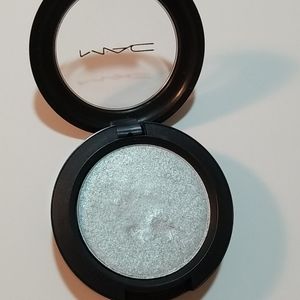 MAC Cosmetics Pressed Pigment in Blue Willow